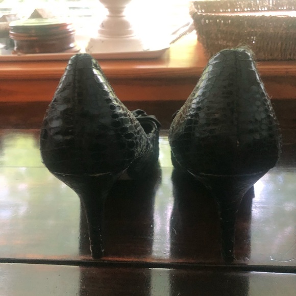 3/$25 Pierre Dumas 9, Vintage Black Sequinned & Bows Heels - Picture 5 of 7